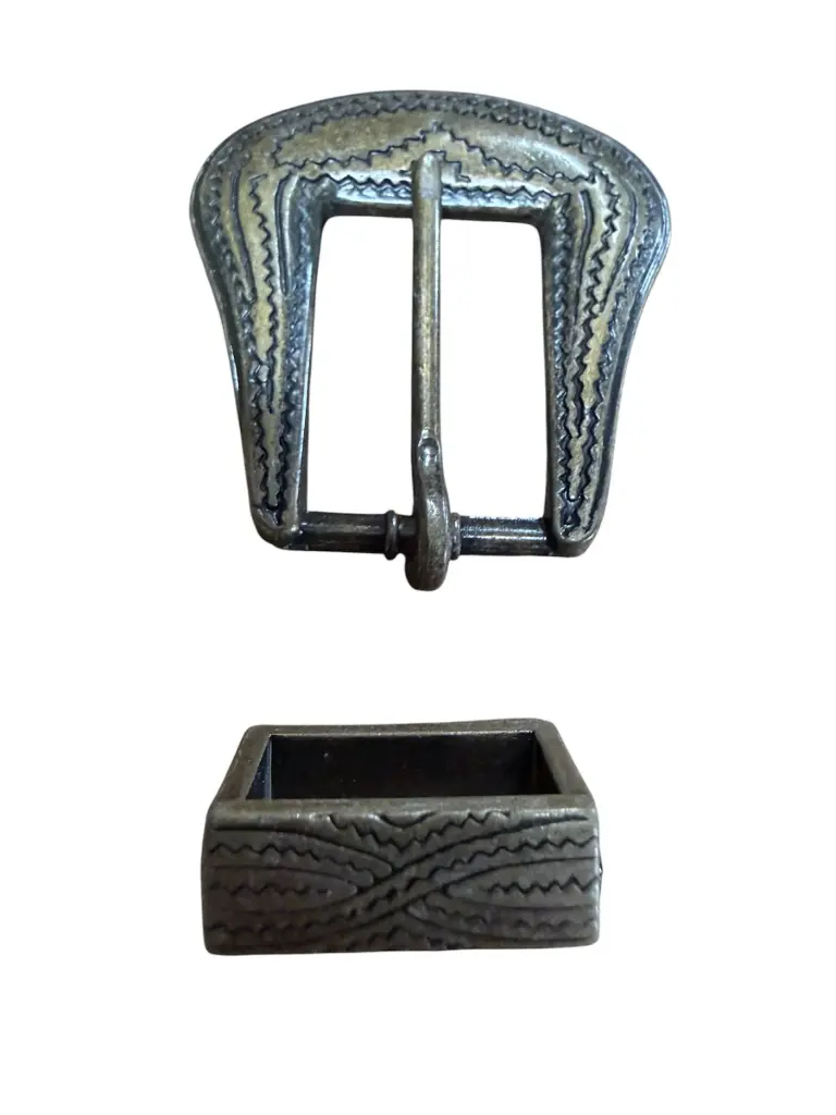 Boucle à motif et passant 3/4", or antique.