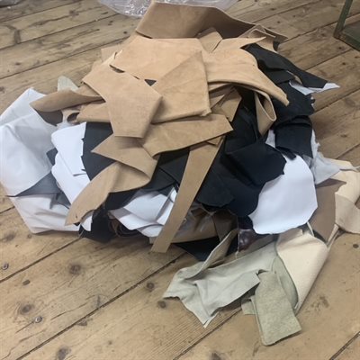 Retailles de cuirs  (25 lbs)