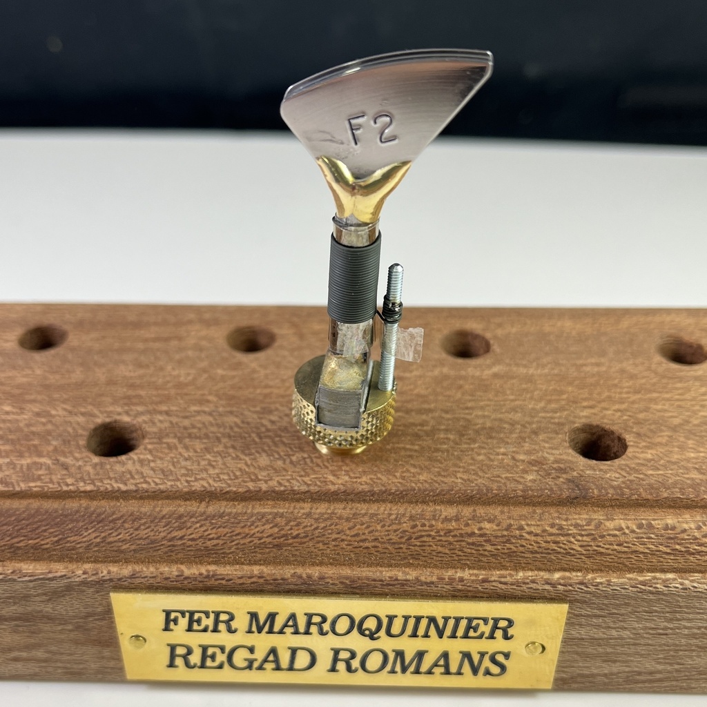 curved thread for edge creasing with guide- Serie F - Regad 