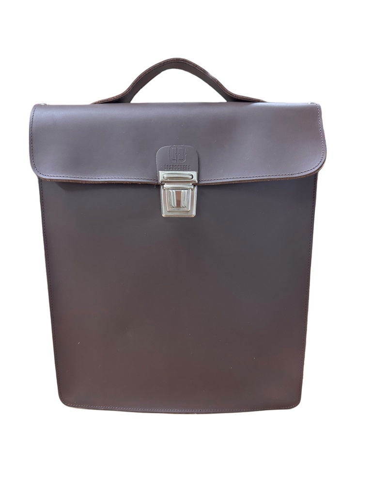 Vintage style vertical school bag.