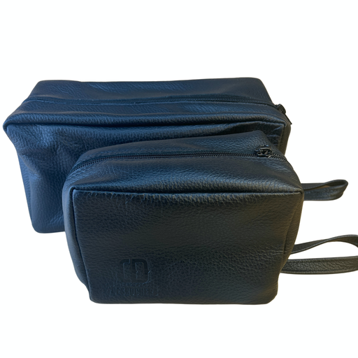 Trousse De Toilette En Cuir.